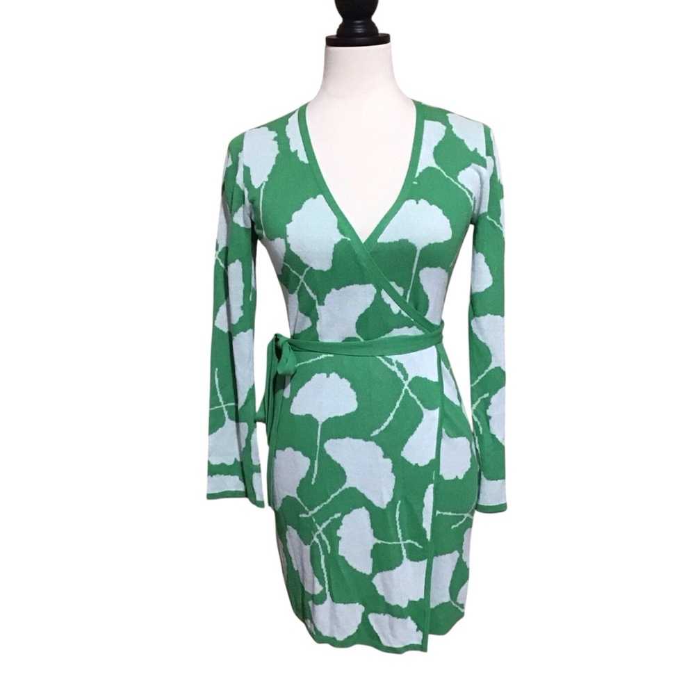 Diane von Furstenberg Target‎ V-
Neck Ginkgo Green Sweater Wrap
Top XXS